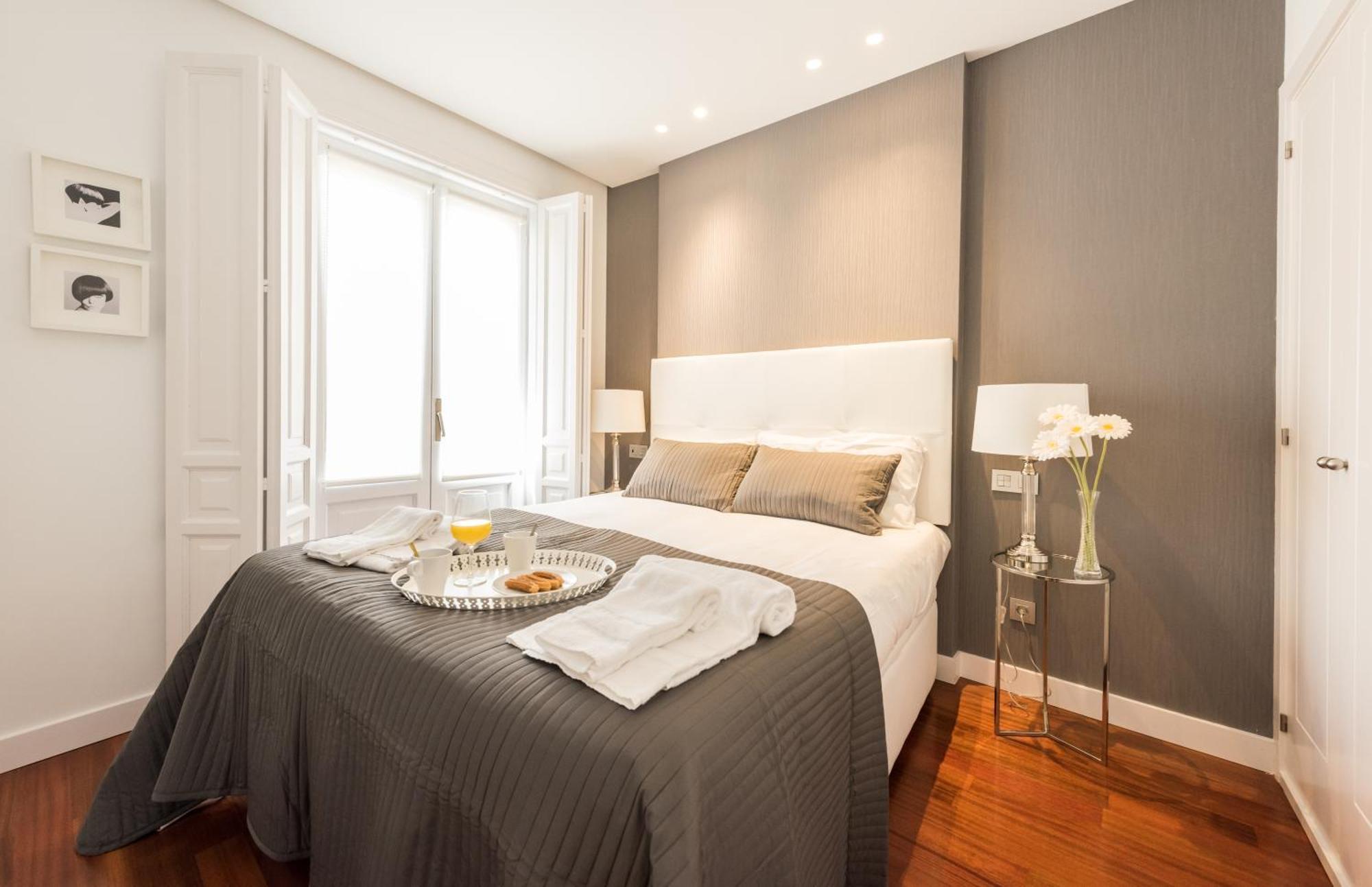 Santa Ana Plaza Daire Madrid Dış mekan fotoğraf