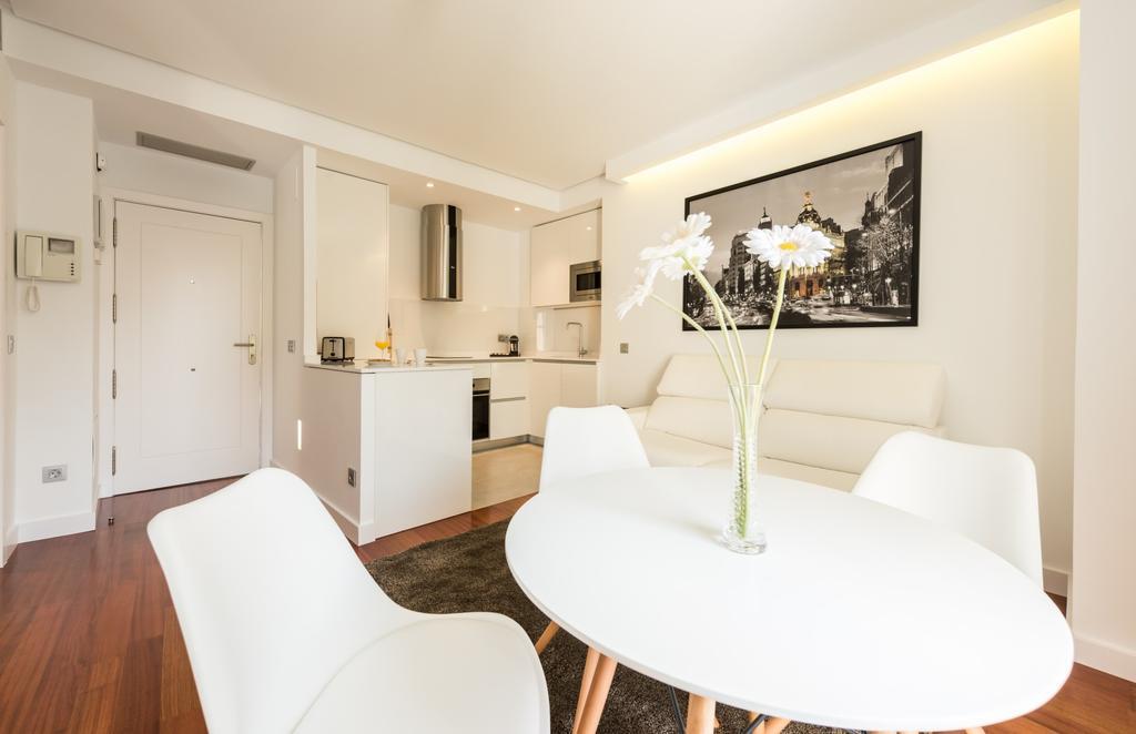 Santa Ana Plaza Daire Madrid Dış mekan fotoğraf