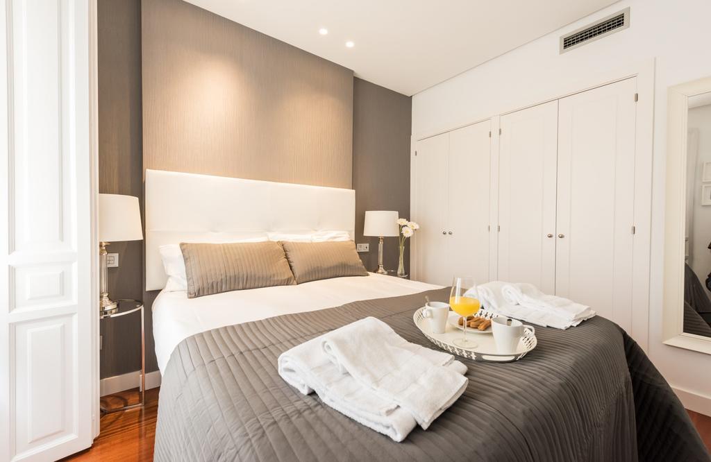 Santa Ana Plaza Daire Madrid Dış mekan fotoğraf